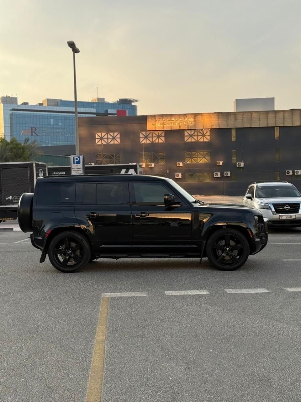 Land Rover Defender rental Dubai