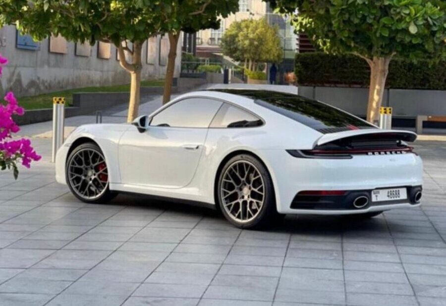 Porsche 911 Carrera rental Dubai
